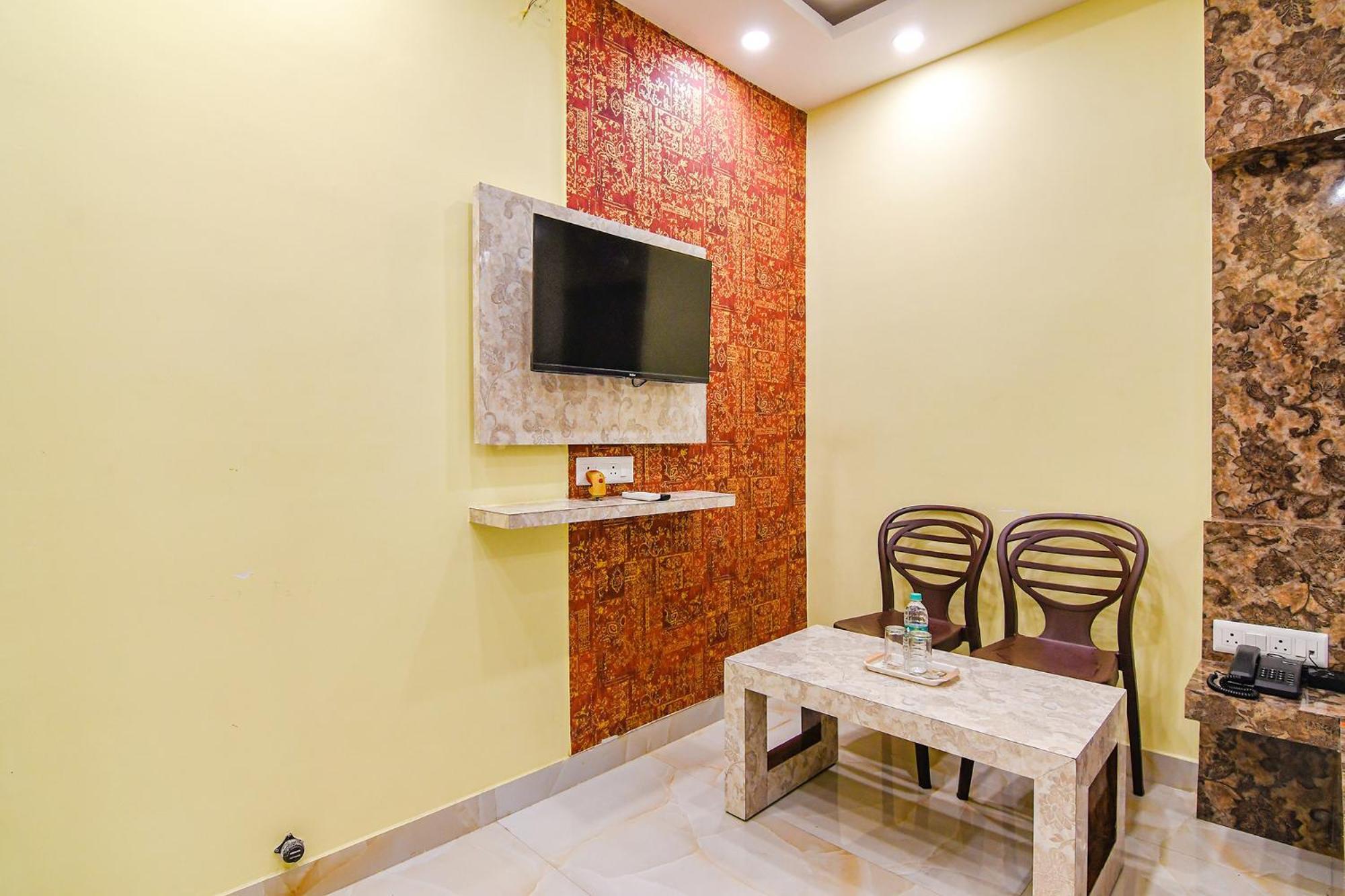 Hotel Divine Chariot Καλκούτα Εξωτερικό φωτογραφία